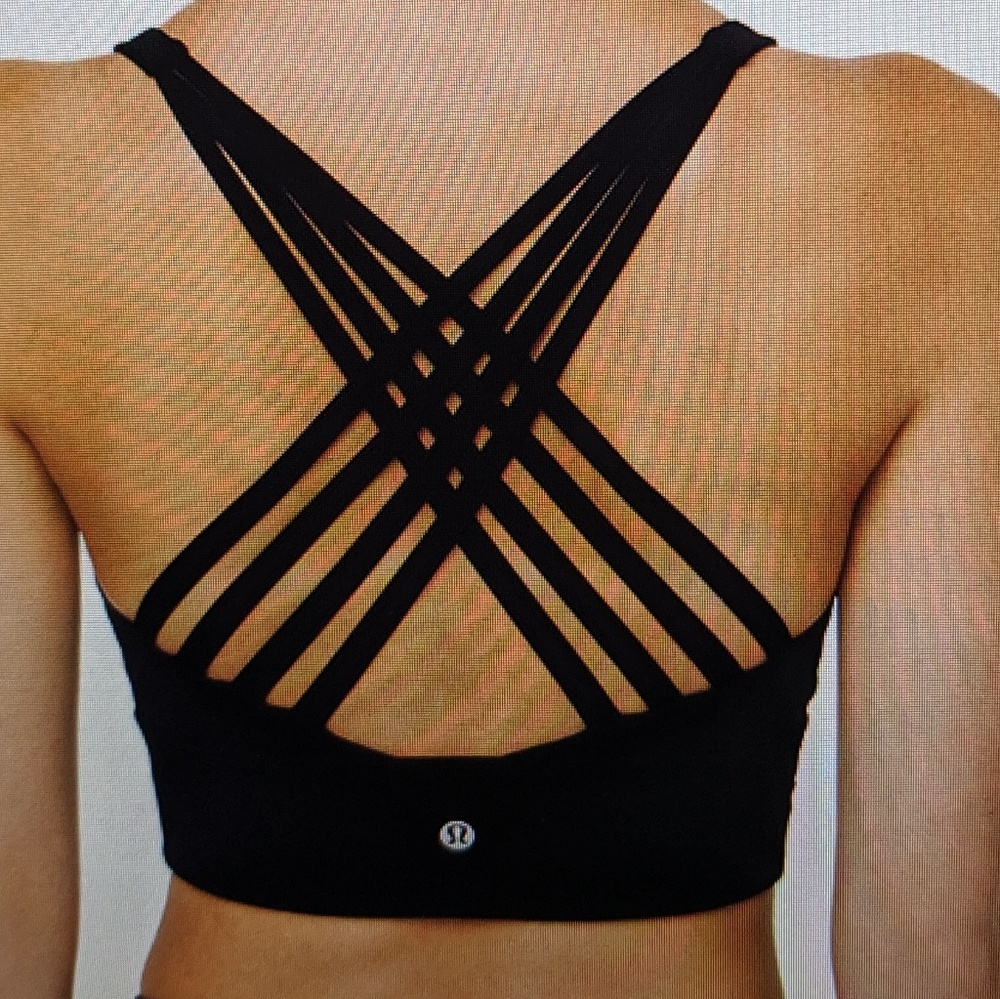 Lululemon Free to Be Moved bra